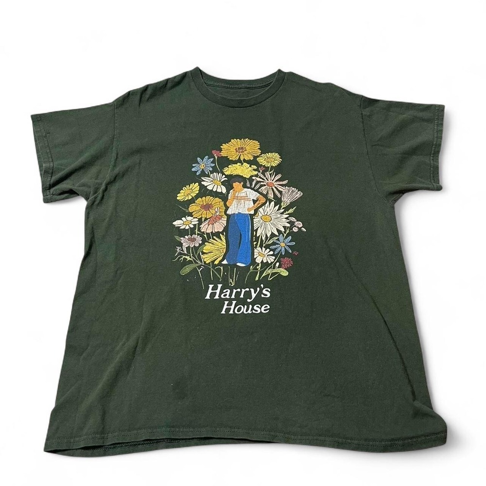 Harry Styles green Harry's House tour t-shirt